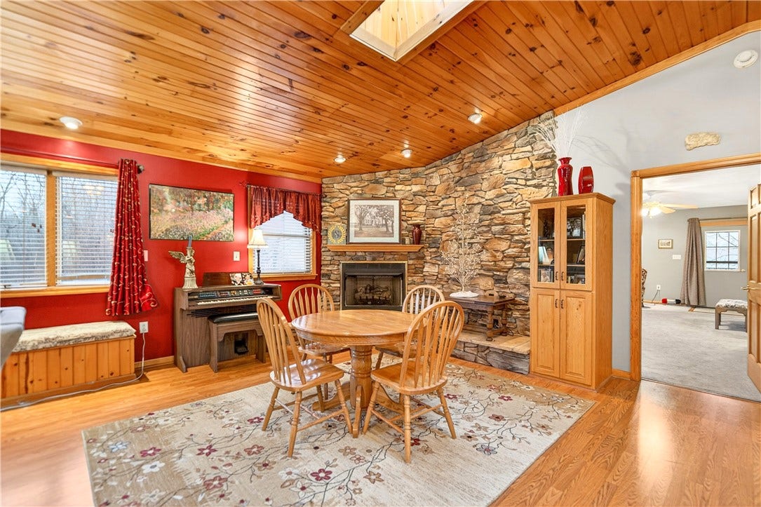 1204 Memorial Blvd, Connellsville, PA 15425