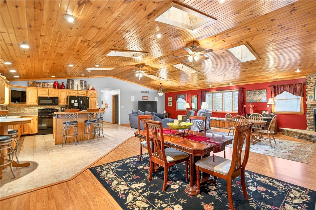 1204 Memorial Blvd, Connellsville, PA 15425