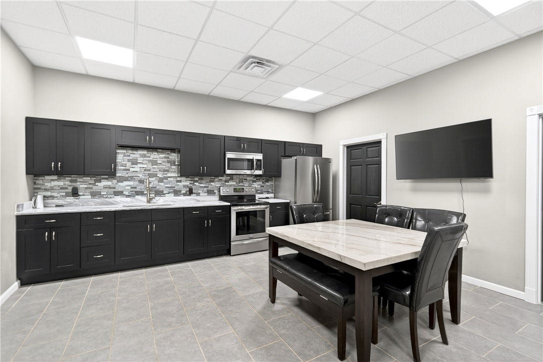 1204 Memorial Blvd, Connellsville, PA 15425