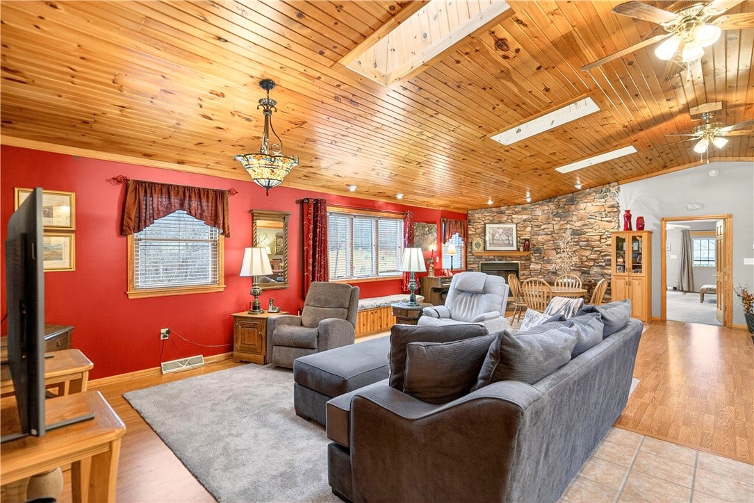 1204 Memorial Blvd, Connellsville, PA 15425