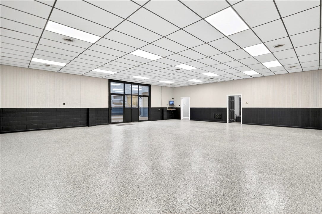 1204 Memorial Blvd, Connellsville, PA 15425