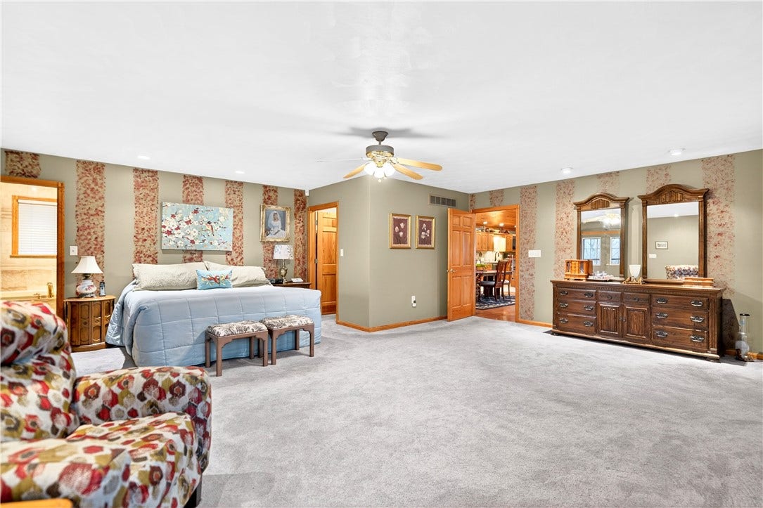 1204 Memorial Blvd, Connellsville, PA 15425
