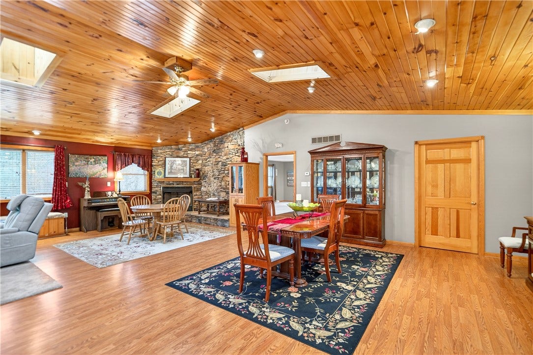 1204 Memorial Blvd, Connellsville, PA 15425