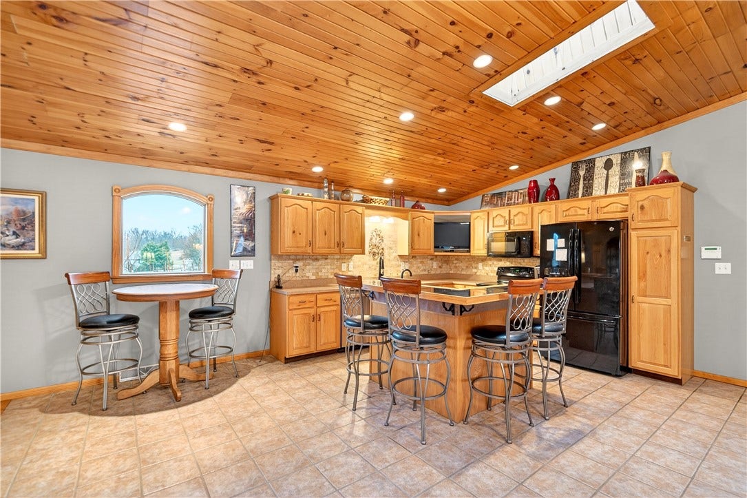 1204 Memorial Blvd, Connellsville, PA 15425