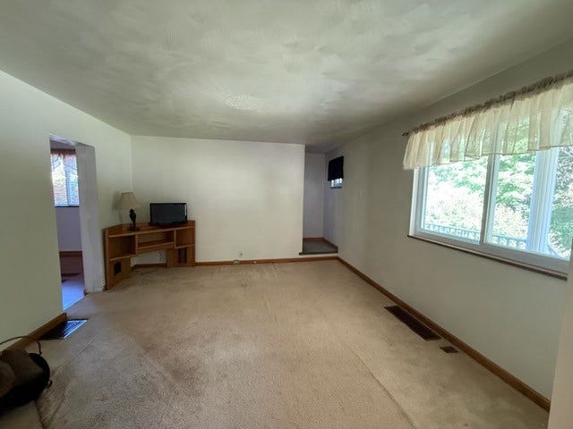 1910 2nd St, Connellsville, PA 15425