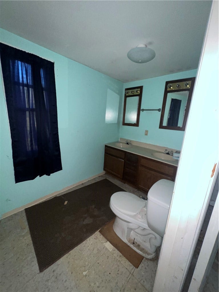 183 Country Club Rd, Washington, PA 15301