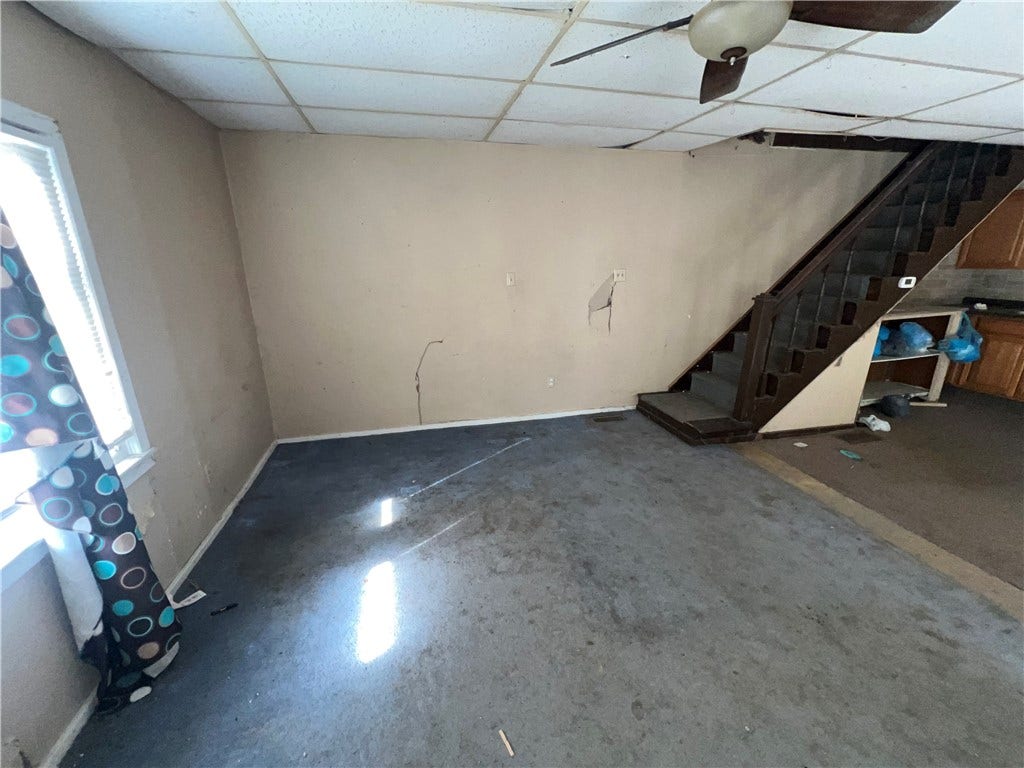 183 Country Club Rd, Washington, PA 15301