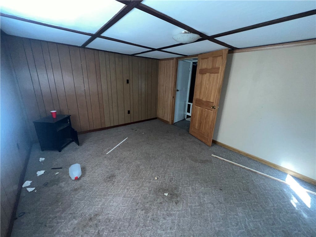 183 Country Club Rd, Washington, PA 15301
