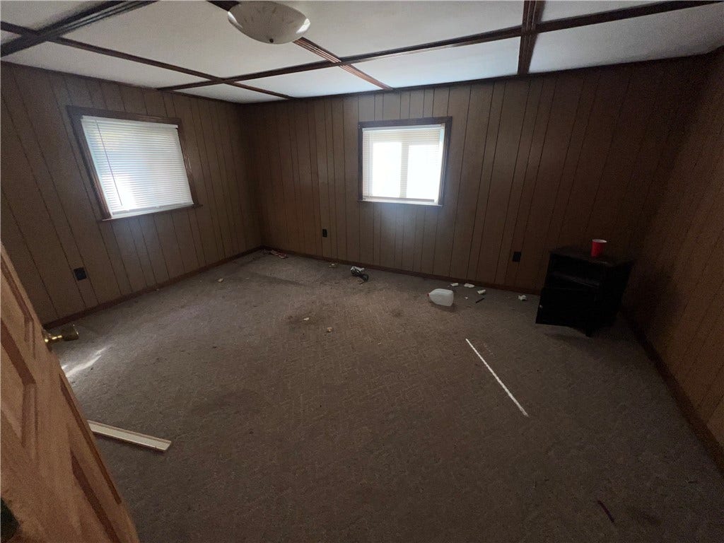 183 Country Club Rd, Washington, PA 15301