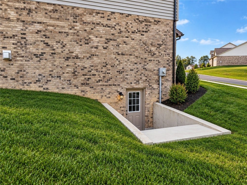 103 Harrowgate Lane, McMurray, PA 15317