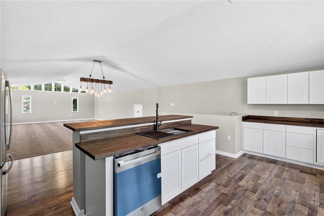 221 Matteo St, Brownsville, PA 15417
