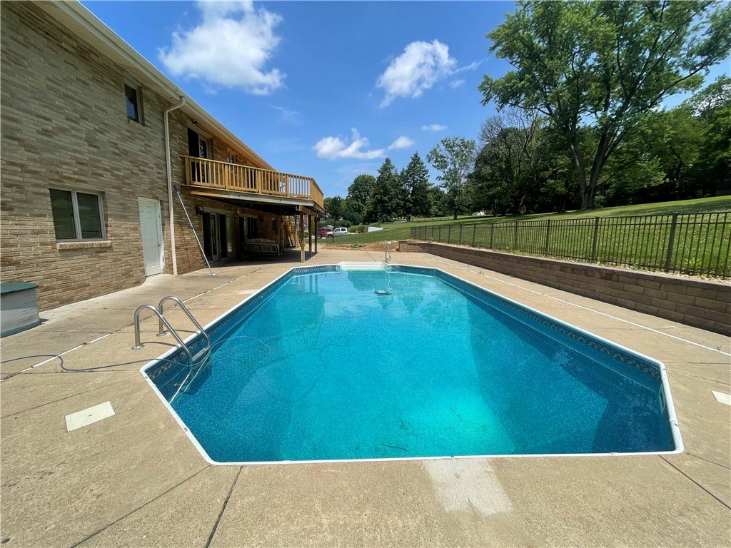 1443 Stoltz Rd, Bethel Park, PA 15102