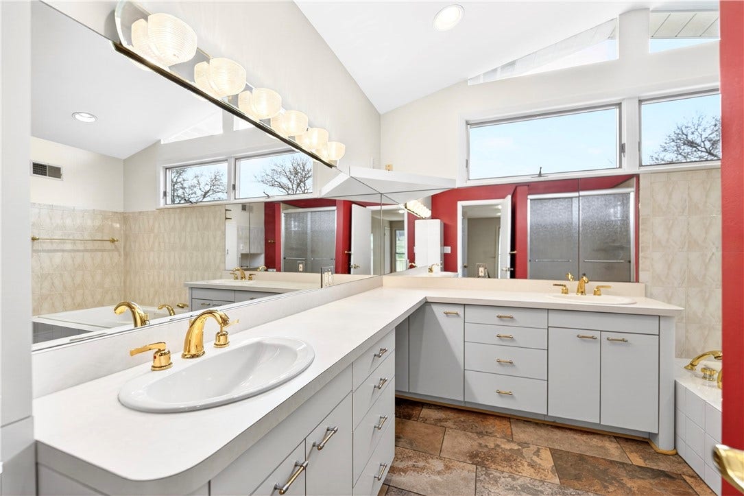 1443 Stoltz Rd, Bethel Park, PA 15102