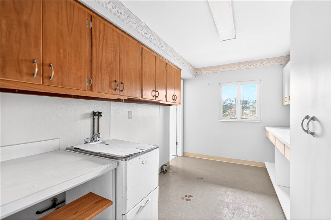 1443 Stoltz Rd, Bethel Park, PA 15102