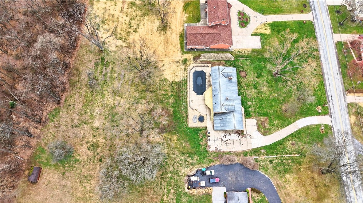 1443 Stoltz Rd, Bethel Park, PA 15102