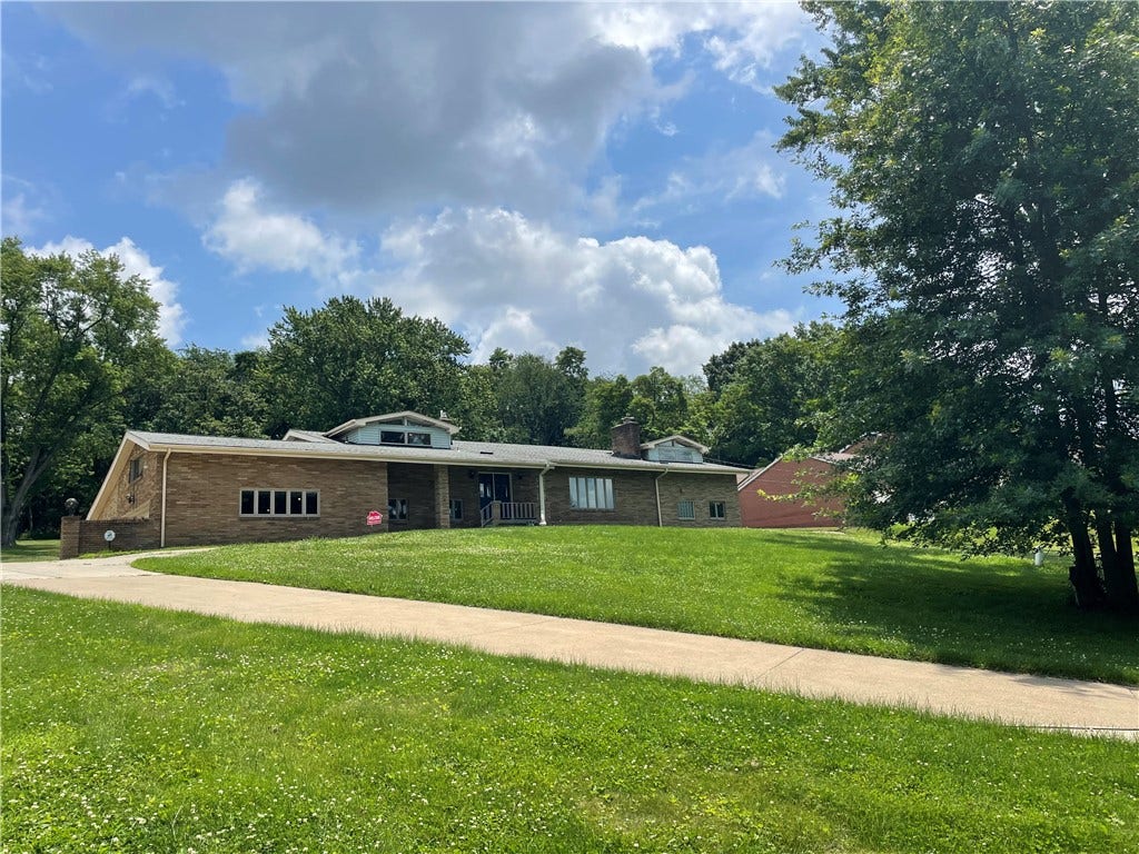 1443 Stoltz Rd, Bethel Park, PA 15102