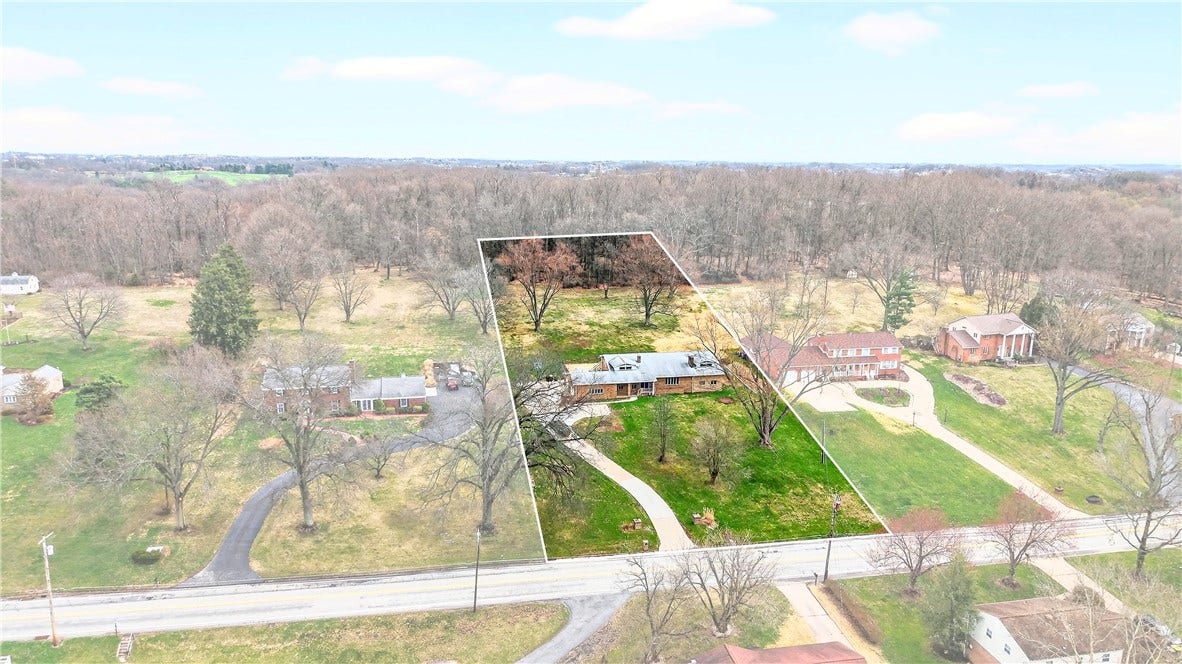 1443 Stoltz Rd, Bethel Park, PA 15102