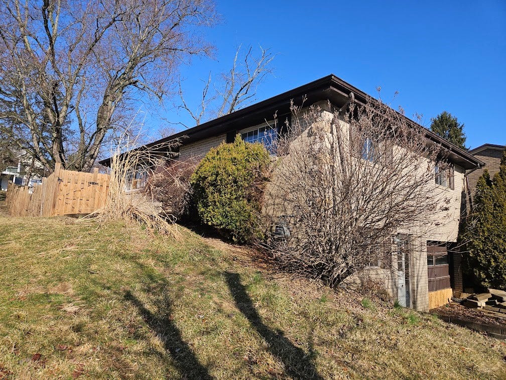 900 Sycamore St, Washington, PA 15301