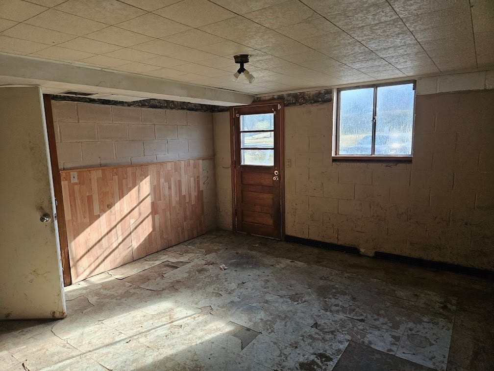 900 Sycamore St, Washington, PA 15301