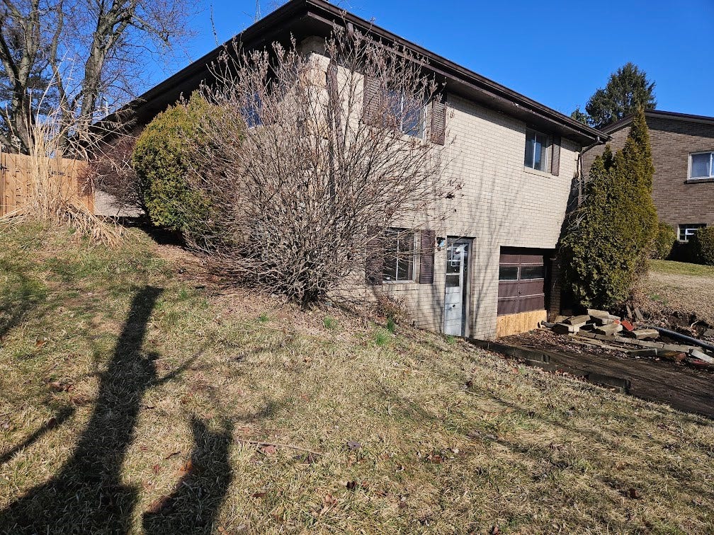 900 Sycamore St, Washington, PA 15301