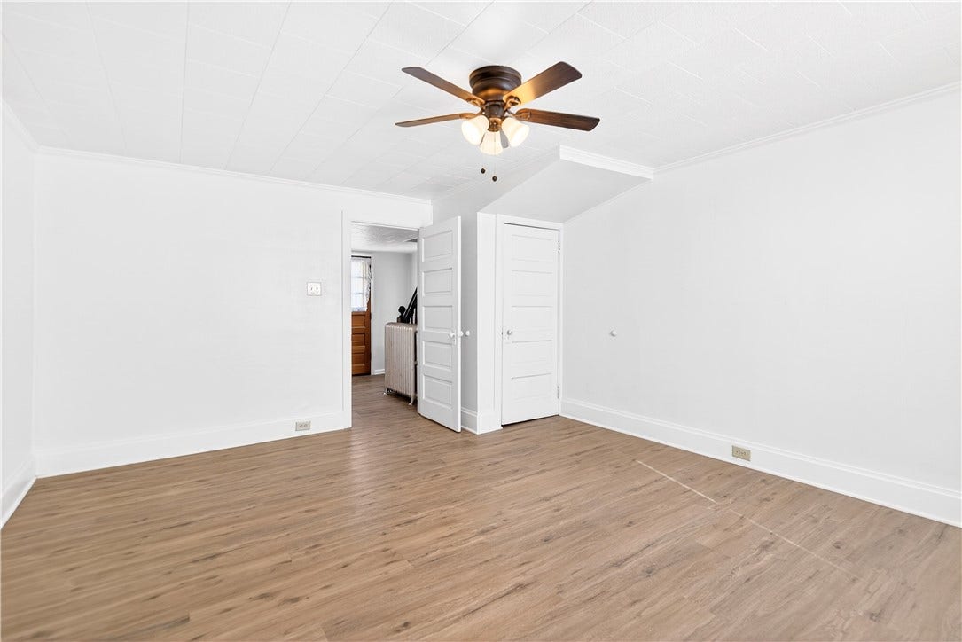 1ST FLOOR BONUS ROOM