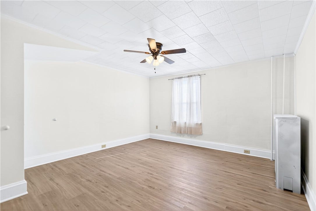 1ST FLOOR BONUS ROOM
