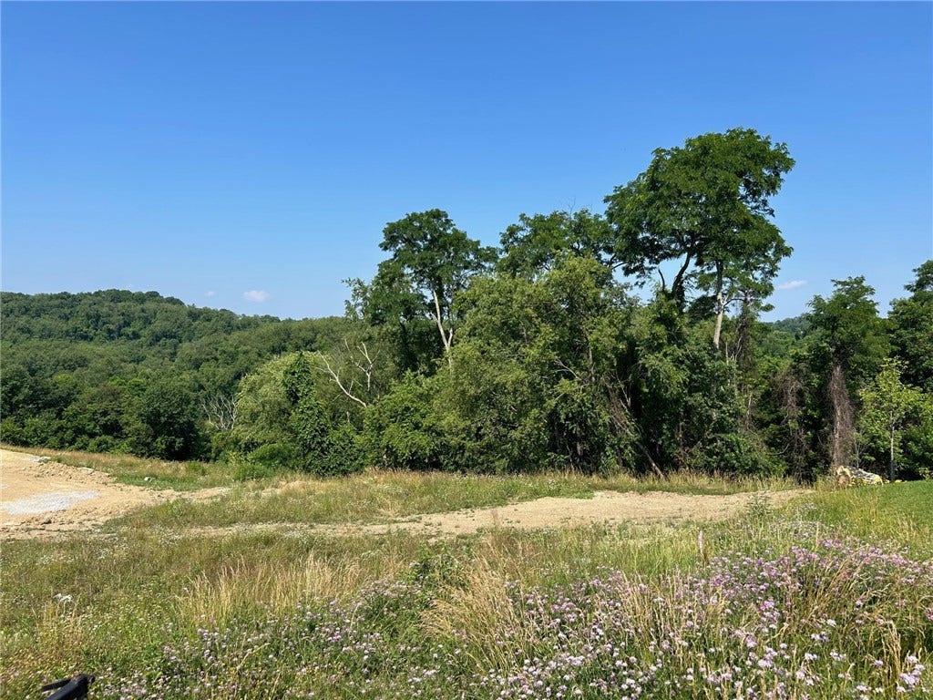 3055 Chestnut Ridge Dr, Jefferson Hills, PA 15025