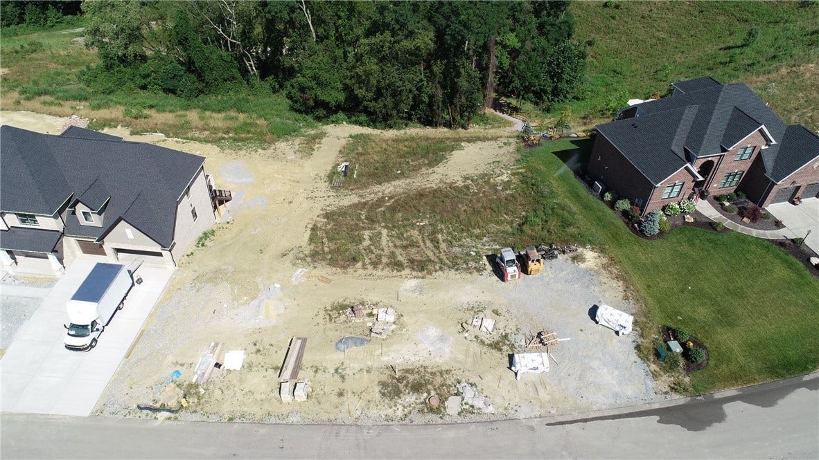 3055 Chestnut Ridge Dr, Jefferson Hills, PA 15025