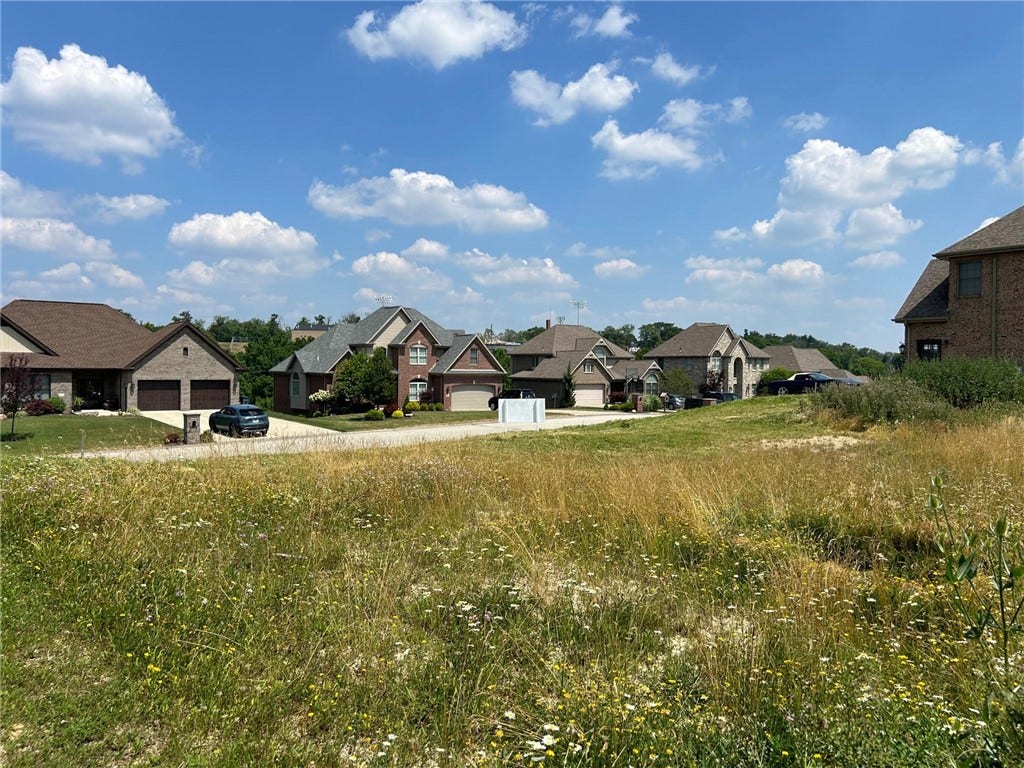3016 Chestnut Ridge Dr, Jefferson Hills, PA 15025