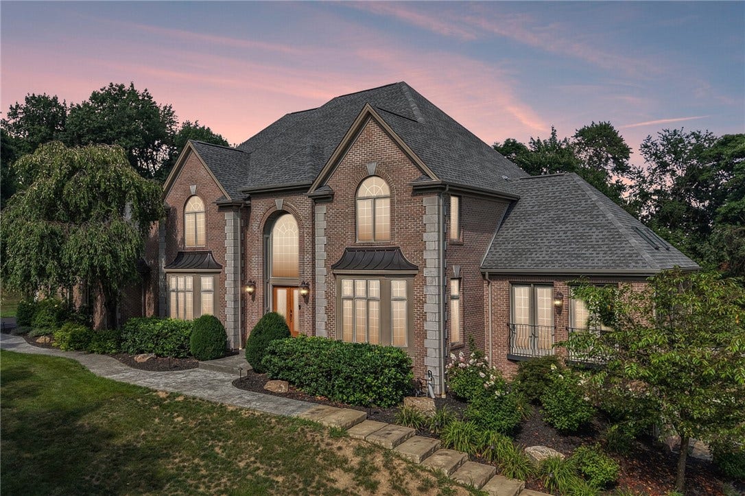 401 Blackstone Ln, Mars, PA 16046
