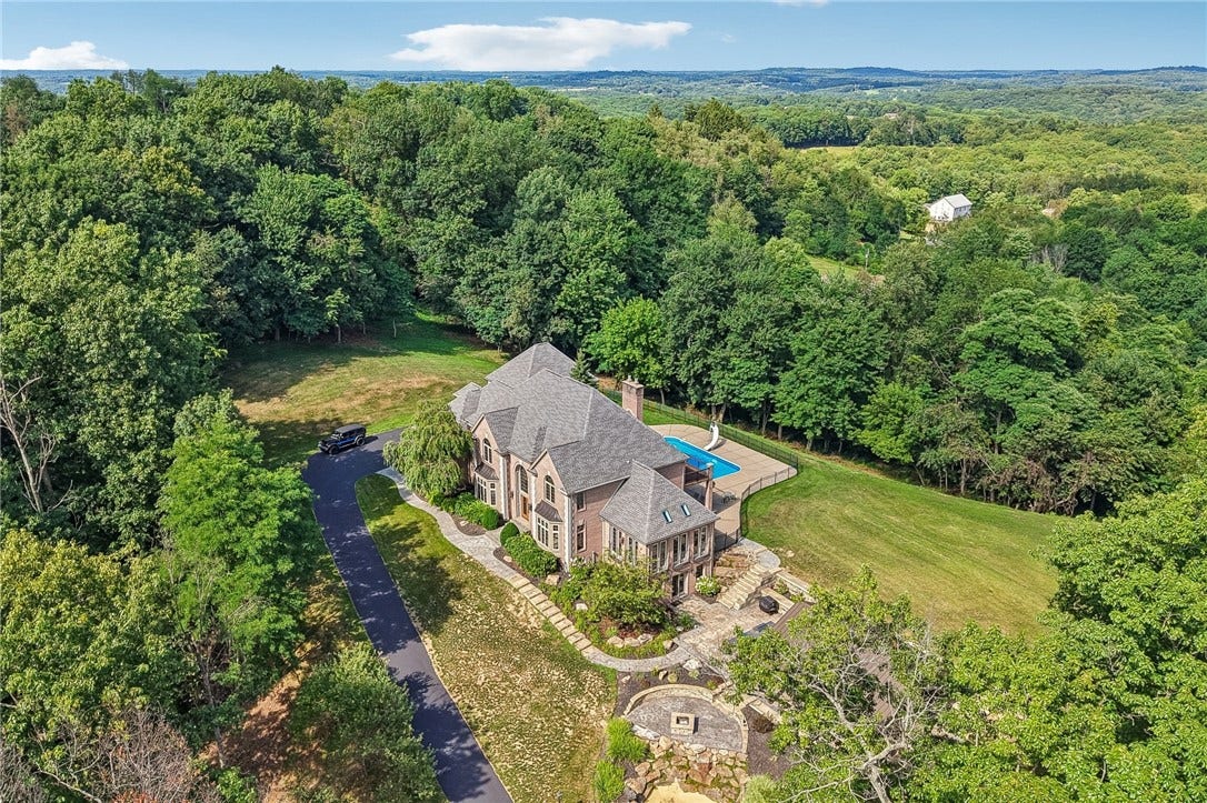 401 Blackstone Ln, Mars, PA 16046