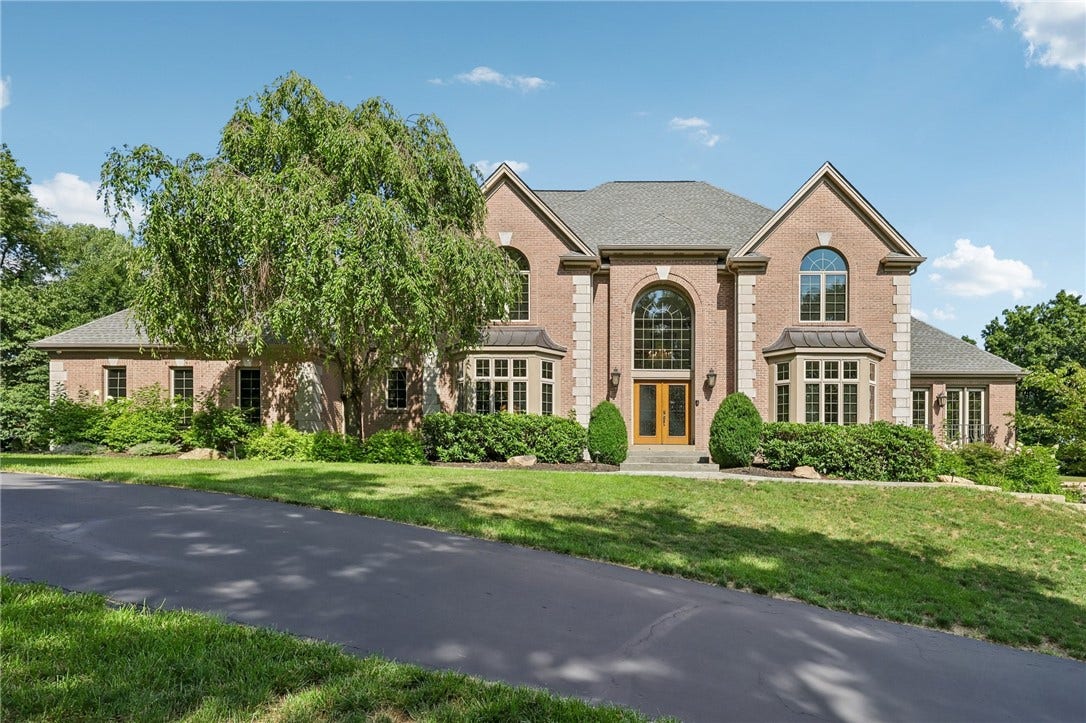 401 Blackstone Ln, Mars, PA 16046