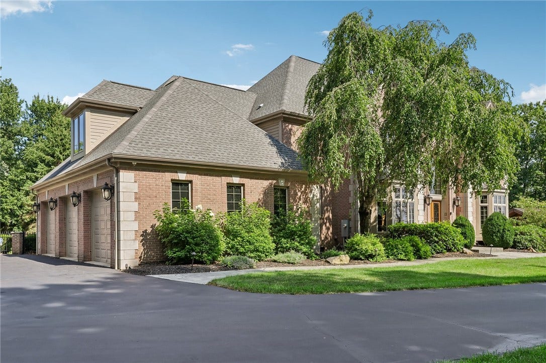 401 Blackstone Ln, Mars, PA 16046