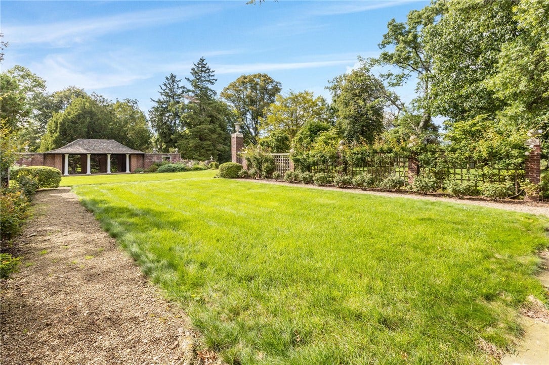 169 Country Club Rd, Sewickley, PA 15143