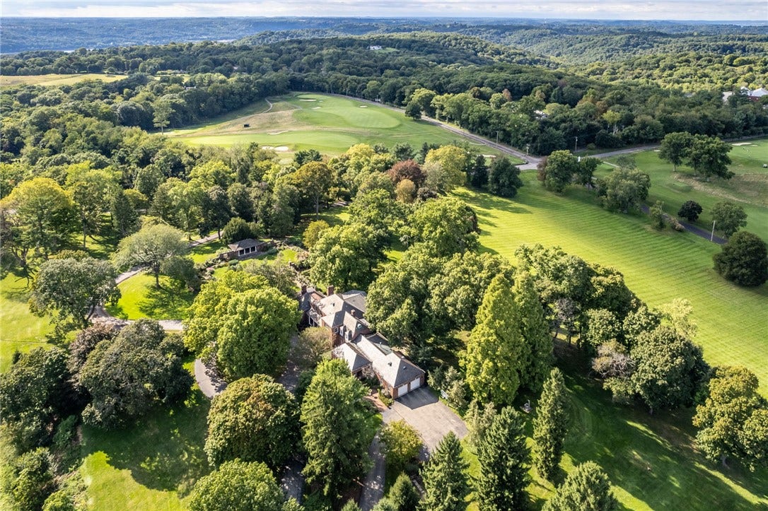 169 Country Club Rd, Sewickley, PA 15143