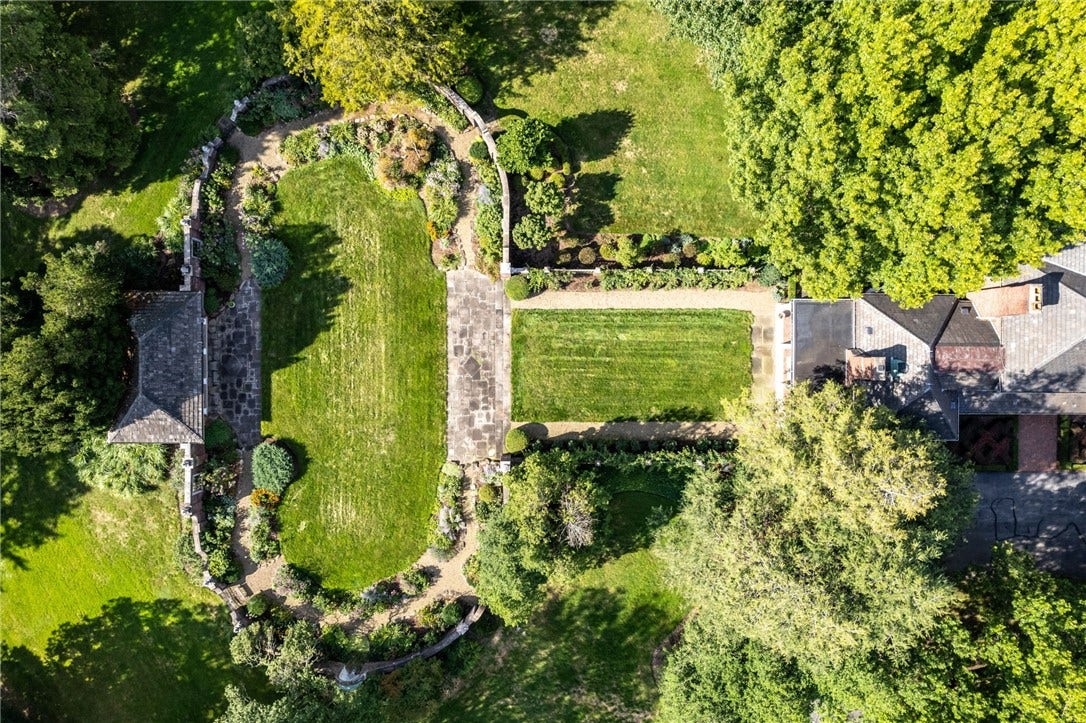 169 Country Club Rd, Sewickley, PA 15143
