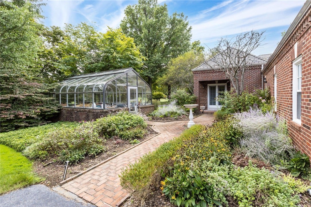 169 Country Club Rd, Sewickley, PA 15143
