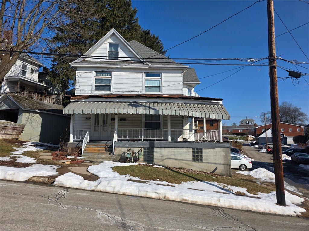 725 Pine St, Irwin, PA 15642 725 Pine St, Irwin, PA 15642