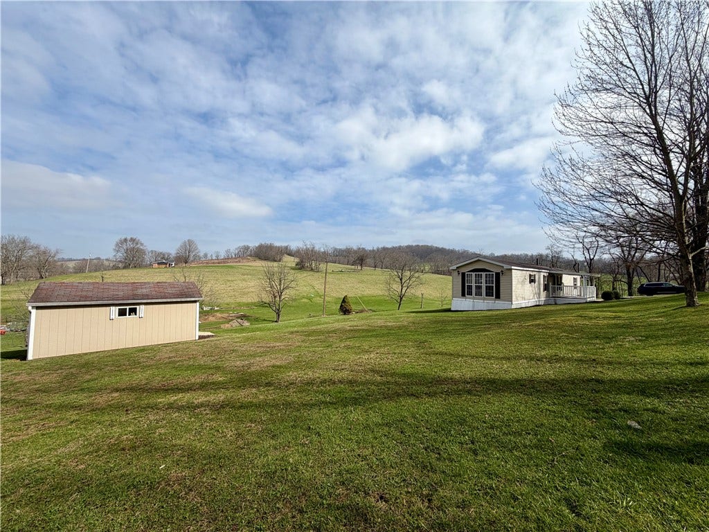 450 Old Scales Rd, Washington, PA 15301