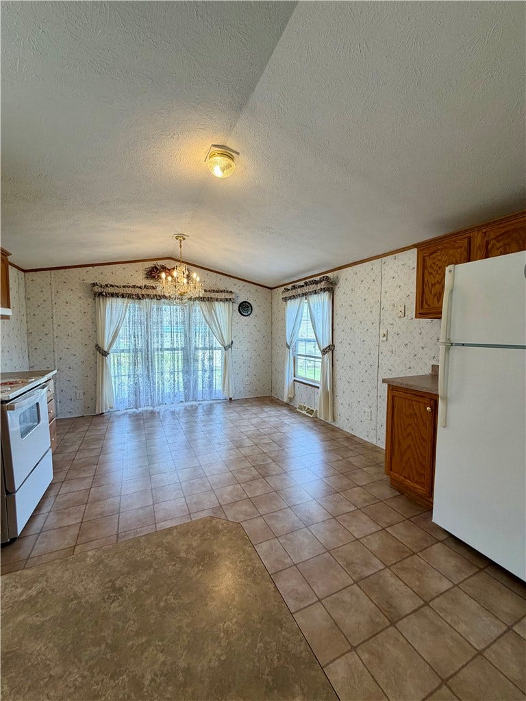 450 Old Scales Rd, Washington, PA 15301