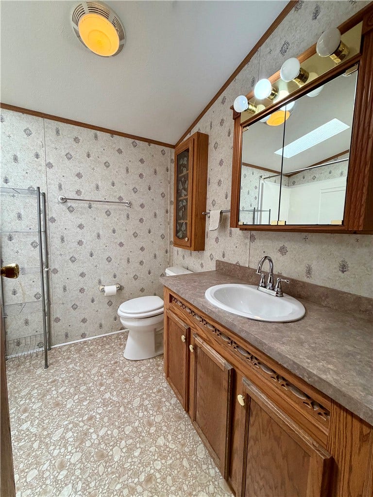 450 Old Scales Rd, Washington, PA 15301