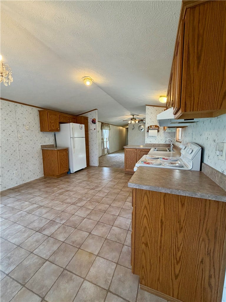 450 Old Scales Rd, Washington, PA 15301