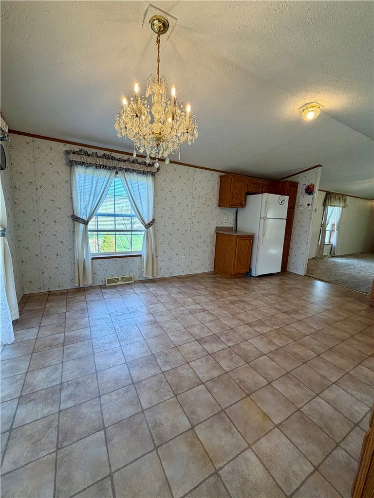 450 Old Scales Rd, Washington, PA 15301