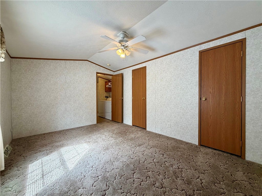 450 Old Scales Rd, Washington, PA 15301