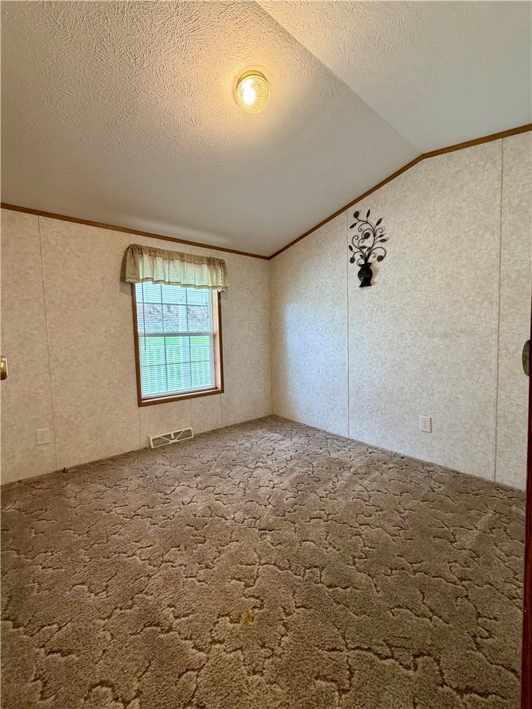 450 Old Scales Rd, Washington, PA 15301