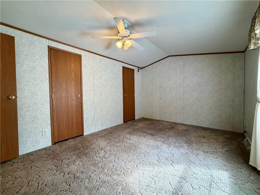 450 Old Scales Rd, Washington, PA 15301