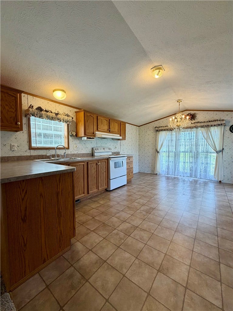 450 Old Scales Rd, Washington, PA 15301
