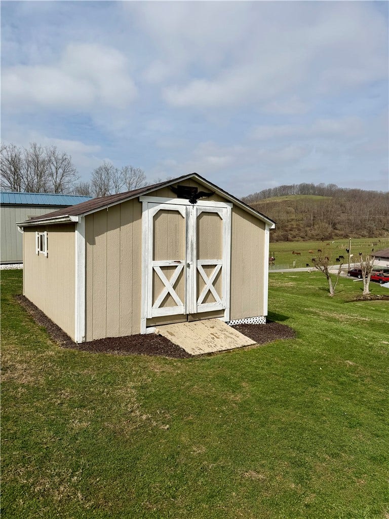 450 Old Scales Rd, Washington, PA 15301