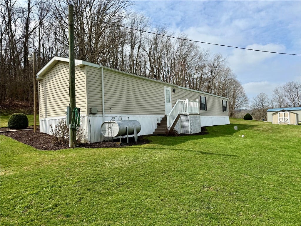 450 Old Scales Rd, Washington, PA 15301