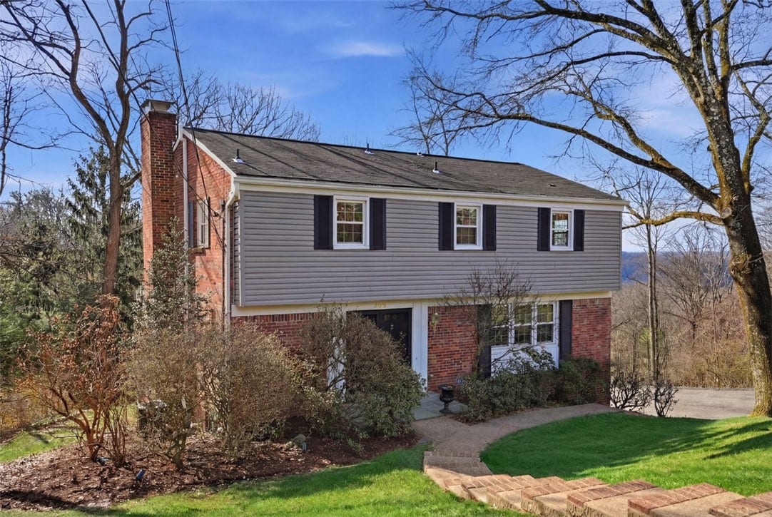 Welcome Home! Tucked away on a quiet cul-de-sac lane in Fox Chapel.